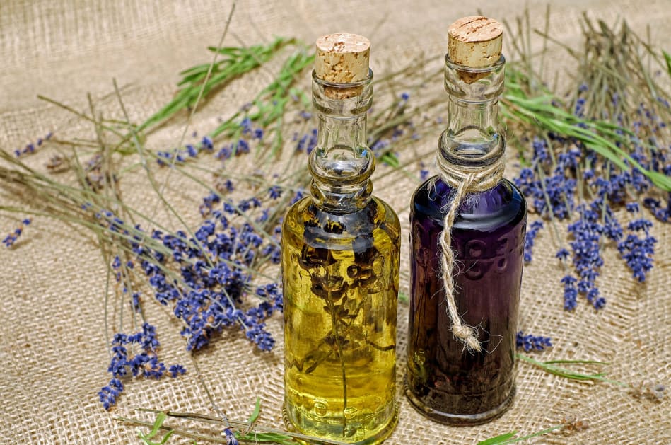 Natural perfumes made with  extracts from plants, trees, leaves, flowers, roots, ... and turned into fragrant oils.